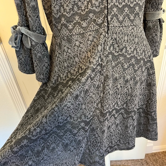 Dress - Picture 4 of 5